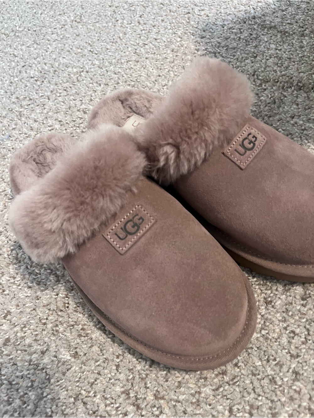 UGG COZY Slippers - Picture 7 of 9